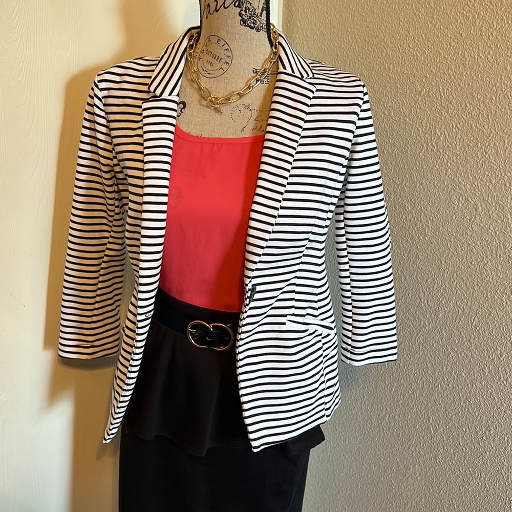 Metaphor Black and White Striped Blazer Size Small - Picture 1 of 9